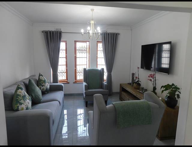 3 BEDROOM HOUSE FOR SALE IN ISIPINGO BEACH